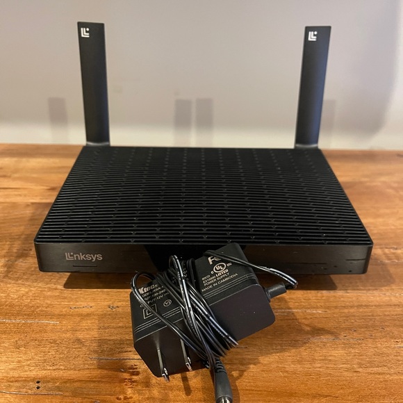 Linksys Series MR20EC-AMZ Mesh WIFI 6 Router. - Picture 2 of 5